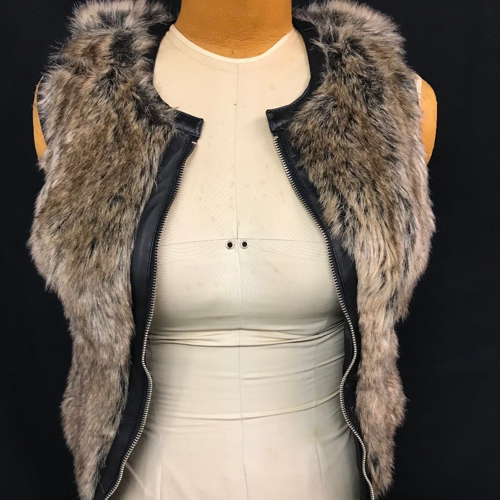 Ci Sono Faux Fur Vest